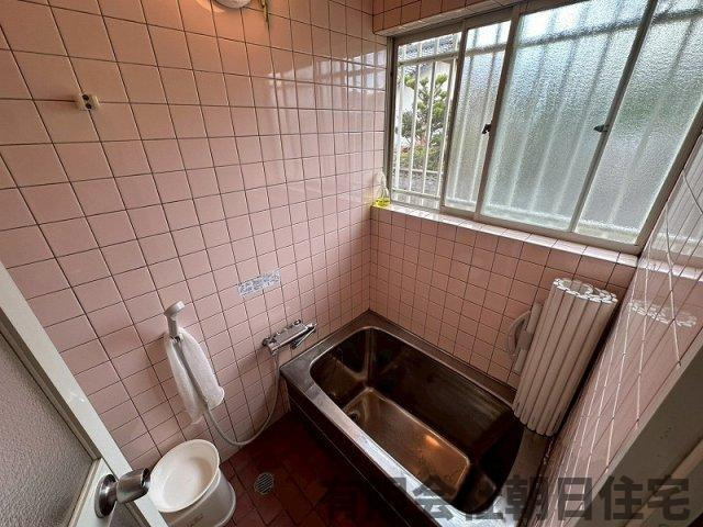 【浴室】 | 西川津町中古戸建兼店舗事務所 | ゆったり過ごせるお風呂です