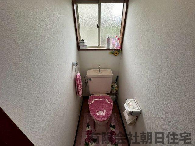 【トイレ】 | 西川津町中古戸建兼店舗事務所 | コンパクトで使いやすいトイレです