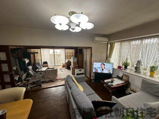 【居間・リビング】 | 西川津町中古戸建兼店舗事務所 | 居間です