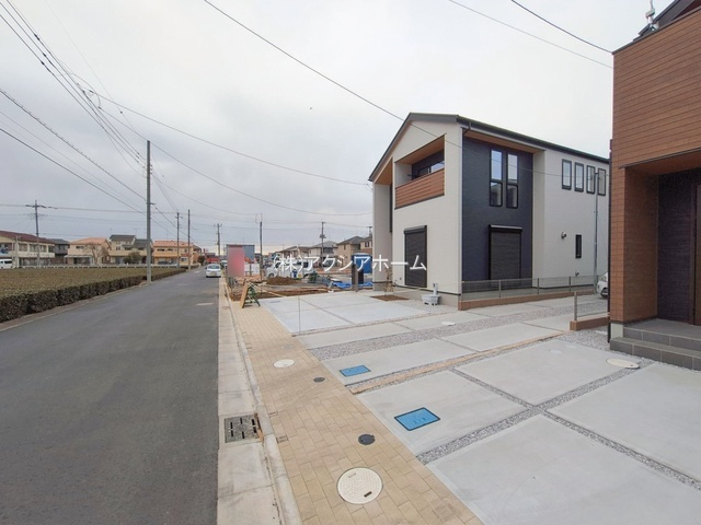 所沢市東狭山ケ丘3丁目・全15棟　新築一戸建　11号棟の前面道路含む現地写真
