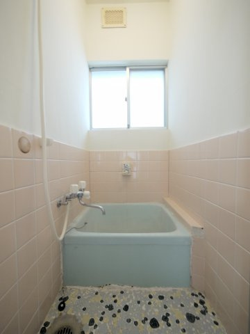 高柳西町貸家の浴室