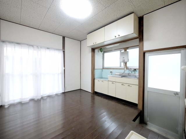 高柳西町貸家の居間・リビング