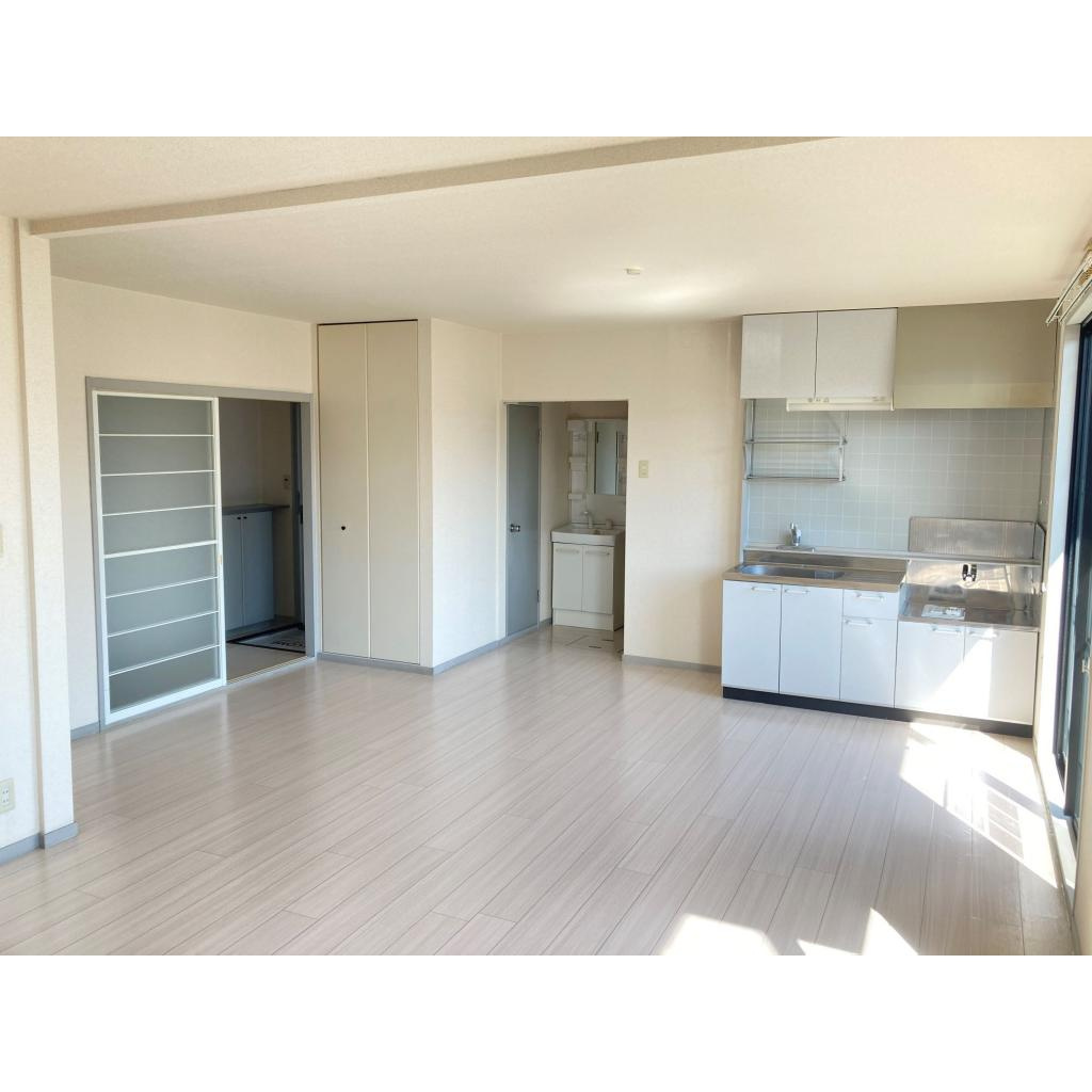 サンビレッジ浜野Ｃ棟の居間・リビング