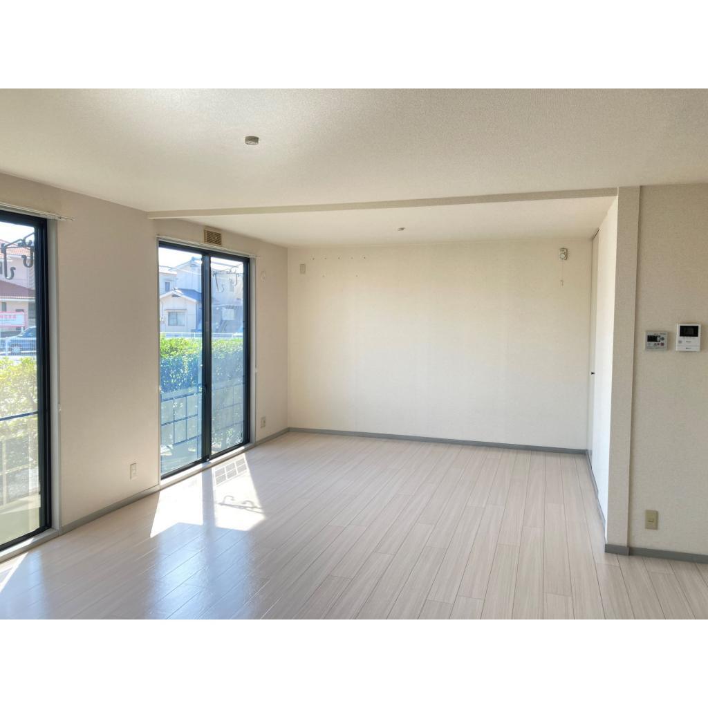 サンビレッジ浜野Ｃ棟の居間・リビング