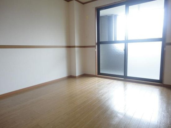 グランディール東海の洋室