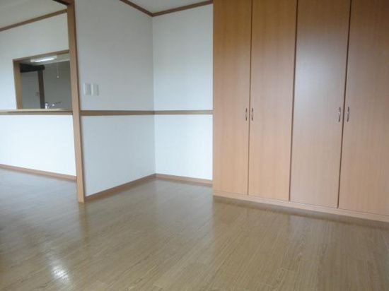 グランディール東海の洋室