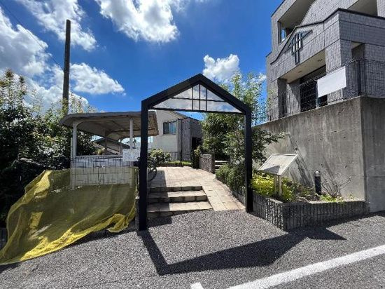 グランディール東海のエントランス