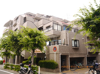 【外観】 | 穏やかな風と陽光を導き、プライバシーに配慮された設計プランを採用し、居住性を一段と心地よいものにしています。