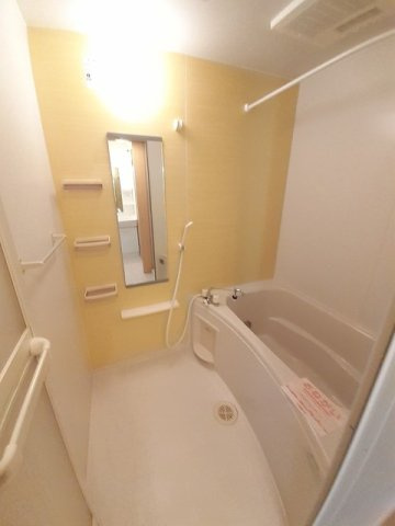 ハーモニーツネヤマの浴室