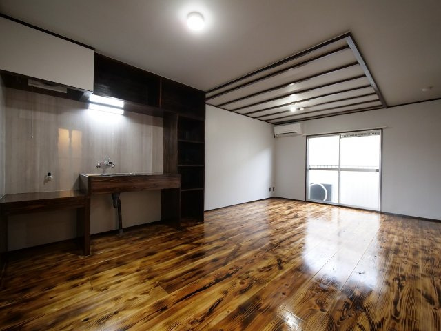 グリーンハイツ福富A棟の居間・リビング