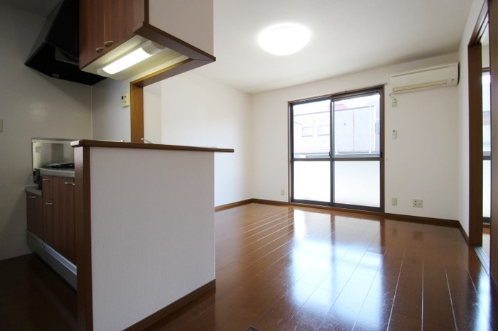 リビングタウン旭川　E棟の居間・リビング