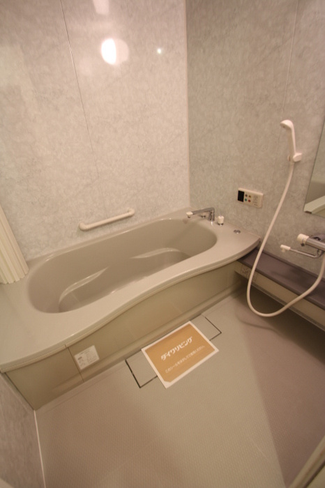 リビングタウン旭川　E棟の浴室