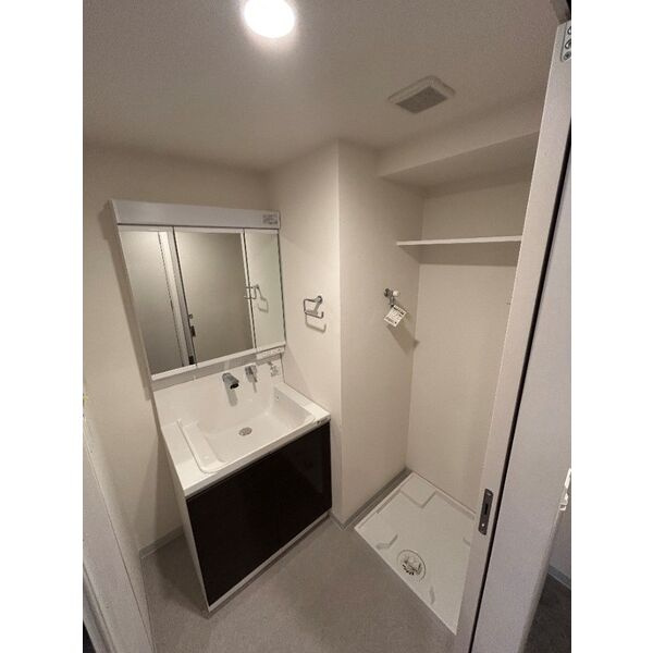 WORVE吹田江坂の独立洗面台