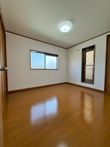 寝屋川市田井町の洋室|3階洋室。約6.5帖。