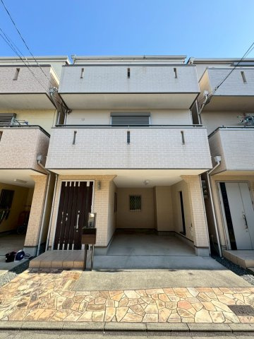 寝屋川市田井町の外観|2025年5月室内リフォーム済み！
京阪本線「香里園」駅徒歩約10分とアクセスも良好です！