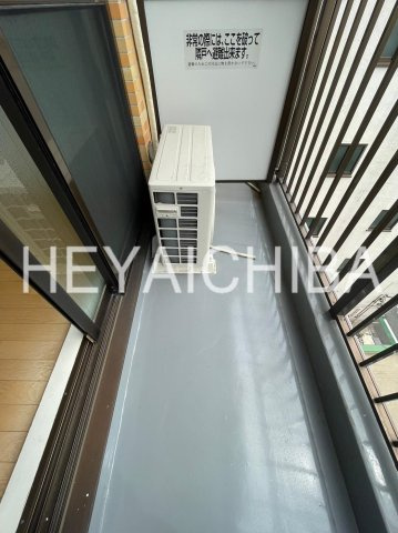 パシフィックパレス池の端のバルコニー