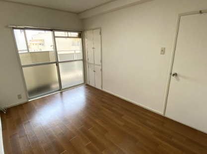 明石大窪住宅4号棟の洋室