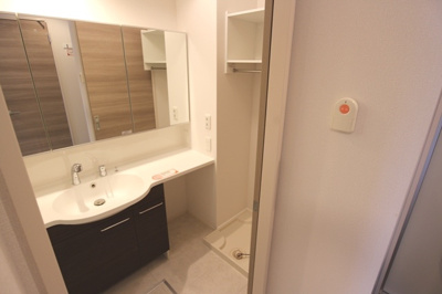 【洗面所】 | ベルネージュⅡ | 広い洗面スペース