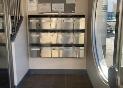 【設備】 | エル山王 | エントランス付近に設置されている集合ポストは、住んでいる部屋と離れているため、ポストをあさるなど誰かに何かされていても被害に気づきにくいです。入居する時には他人に特定されにくい番号で鍵をかけましょう！