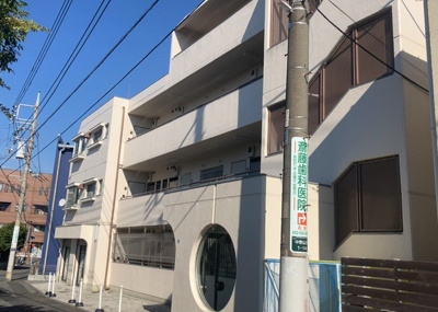 【構造・工法・仕様】 | エル山王 | ＳＲＣ造は強度や耐震性の面でもRC造と比べて優れています。そのため、10階建以上の高層または超高層マンションなどの建築にも多く採用されています。柱や梁などのサイズが小さくても高い耐震性を確保できます。