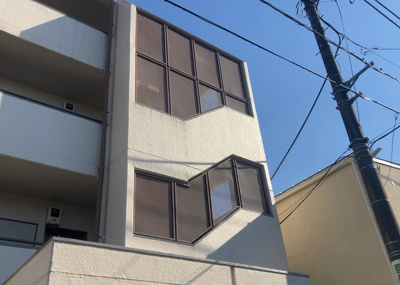 【内装】 | エル山王 | 共有部分は、住民なら誰もが使える設備のこと。例えば駐車場やエレベーター、インターネット設備、セキュリティ設備などがあります。他にも、マンションの廊下・外部階段やエントランス・ゴミ置き場などがあります。