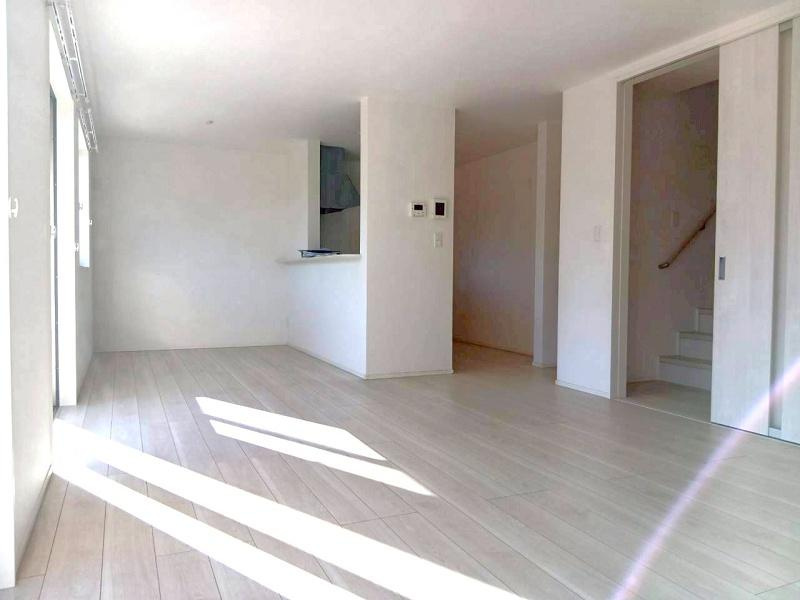 香美市土佐山田町　中古戸建ての居間・リビング