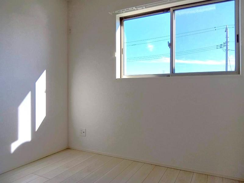 香美市土佐山田町　中古戸建ての洋室