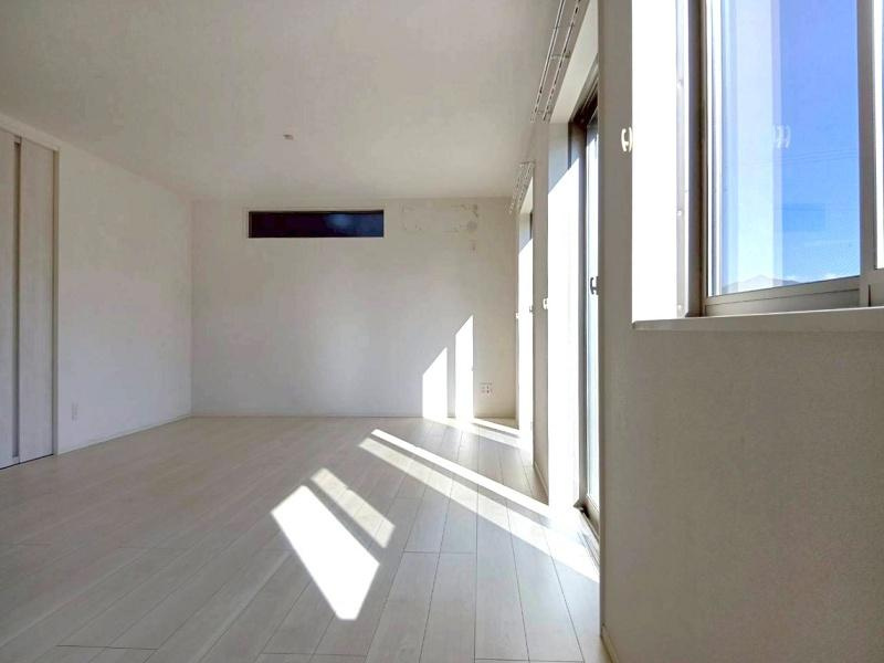 香美市土佐山田町　中古戸建ての居間・リビング