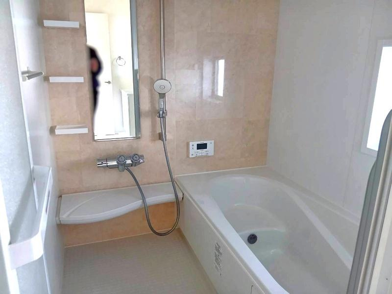 香美市土佐山田町　中古戸建ての浴室