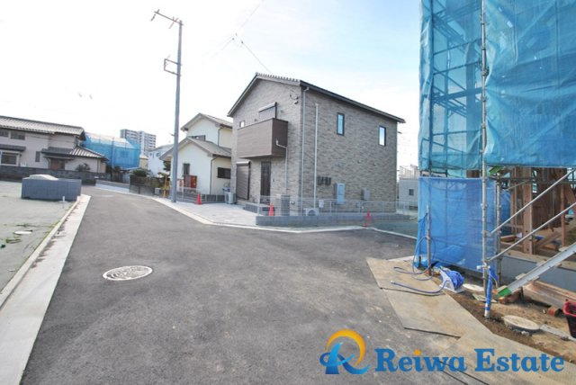 売地　茅ヶ崎市今宿の前面道路含む現地写真