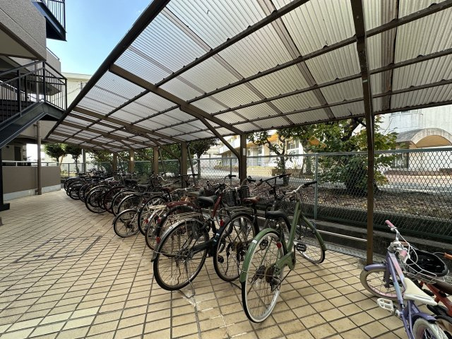 サンエクセル江井ヶ島の駐輪場