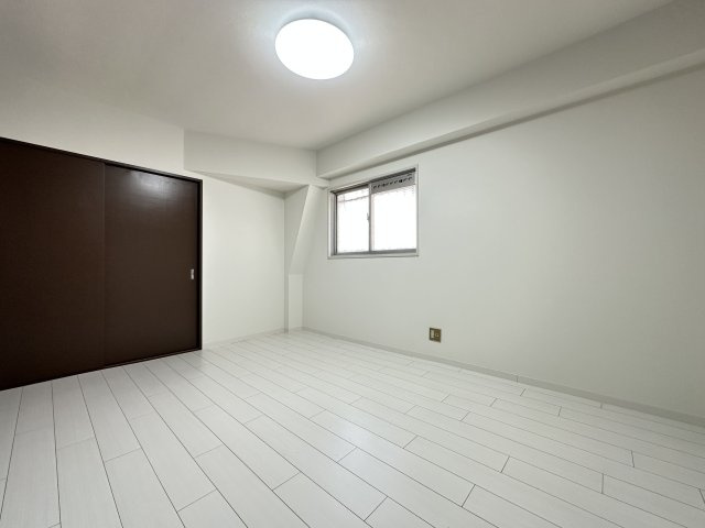 サンエクセル江井ヶ島の洋室