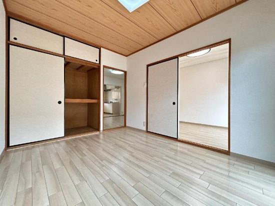 第１グリーンヒルズの洋室