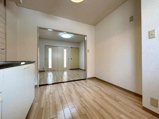 第１グリーンヒルズの洋室