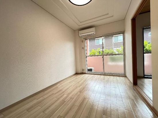 第１グリーンヒルズの洋室