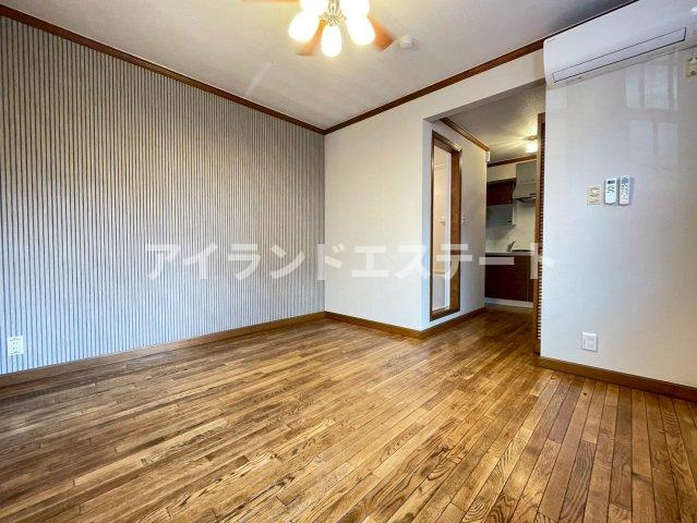 メイプルハウス　ペット相談　TVドアフォン　の居間・リビング