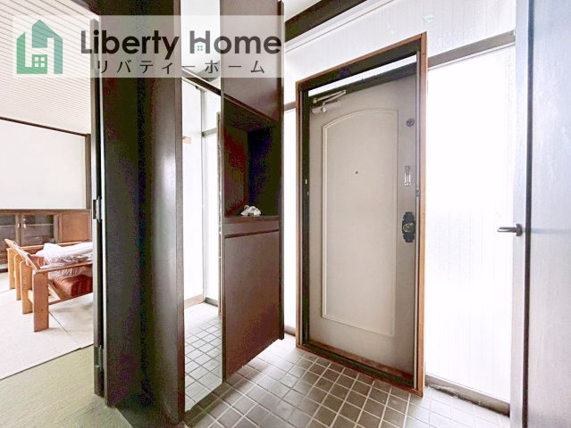 つくば市花畑3丁目　中古戸建の玄関