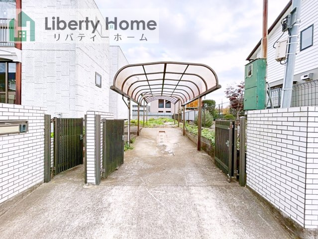 つくば市花畑3丁目　中古戸建の駐車場