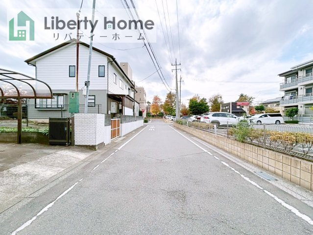 つくば市花畑3丁目　中古戸建の前面道路含む現地写真