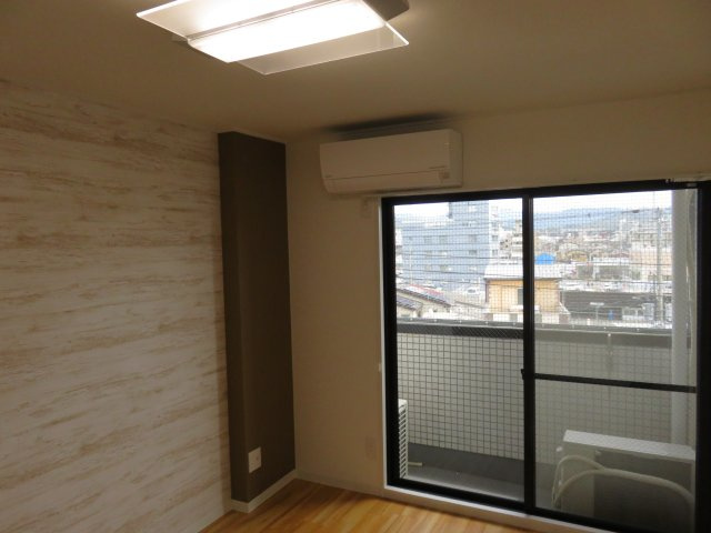 京都市伏見区竹田北三ツ杭町の賃貸マンションの内装