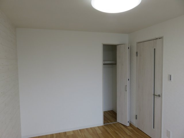 京都市伏見区竹田北三ツ杭町の賃貸マンションの洋室