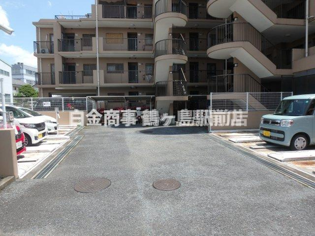 ダイアパレス坂戸の駐車場