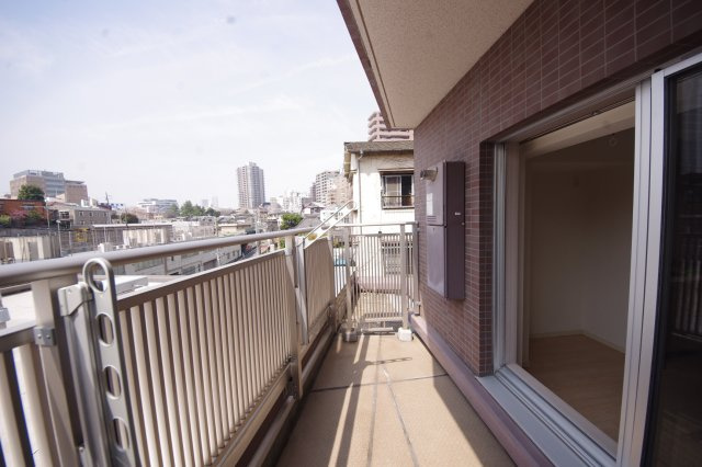 【バルコニー】