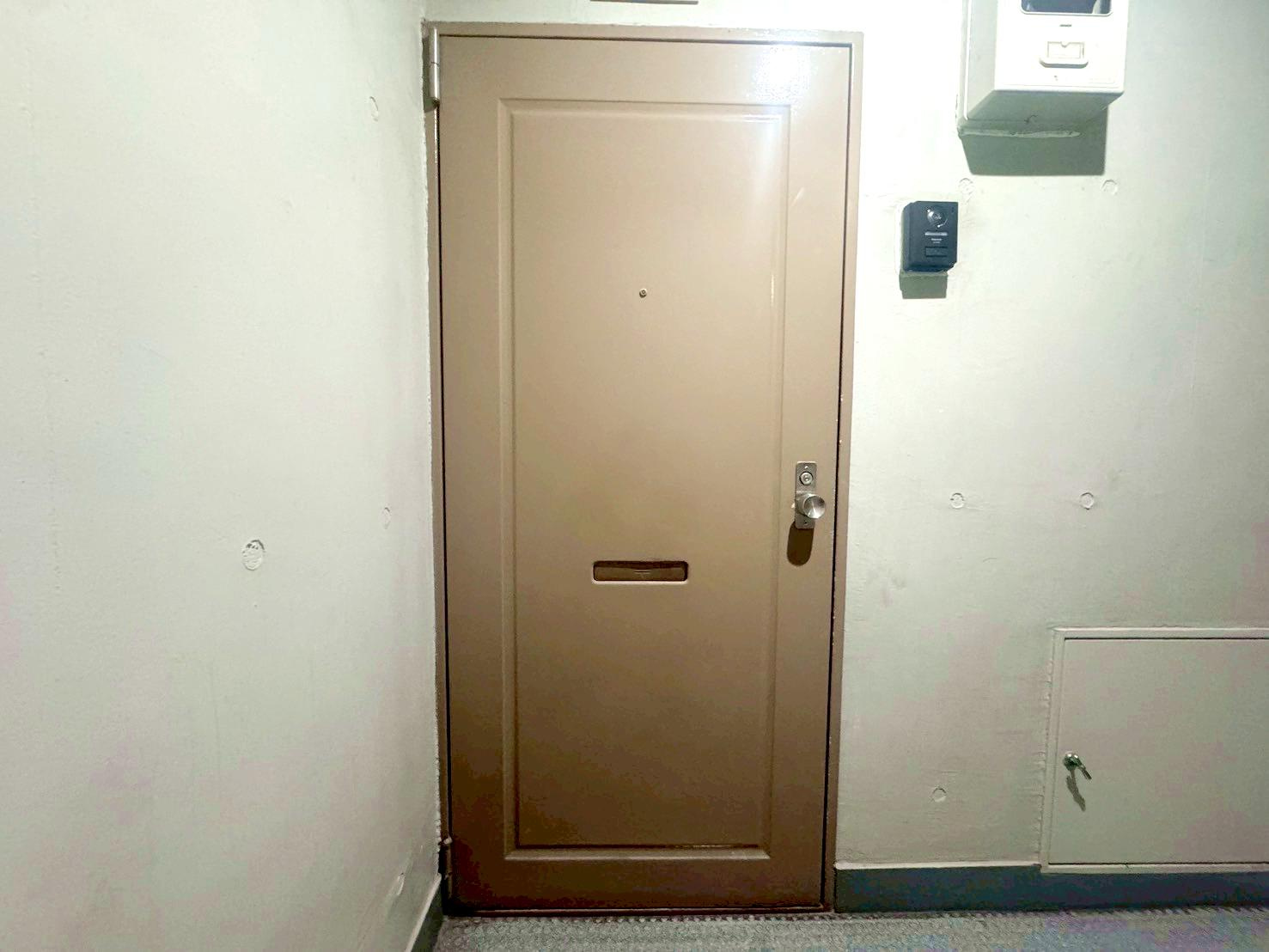 パーソナルハイツ飛鳥山の玄関