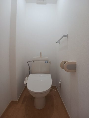 ファミールＭ　Ａのトイレ|清潔感のあるトイレです