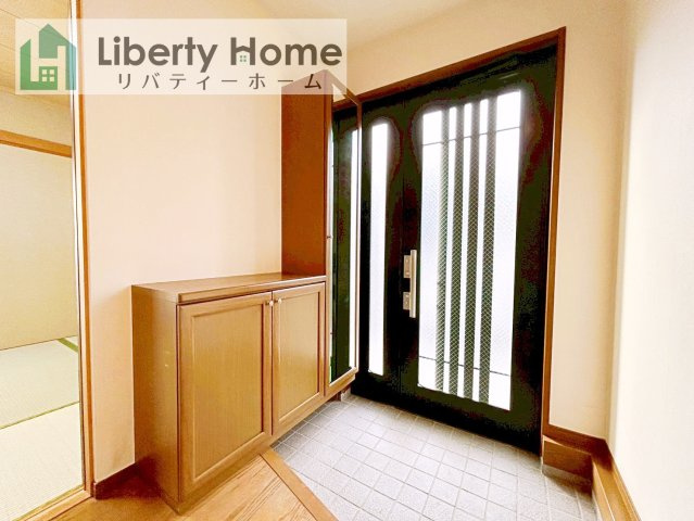 つくば市山中　中古戸建の玄関