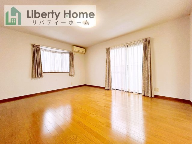 つくば市山中　中古戸建の居間・リビング