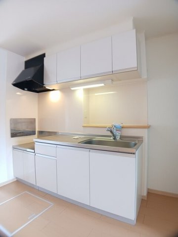 エアリーのキッチン|コンパクトなキッチンで掃除もラクラク