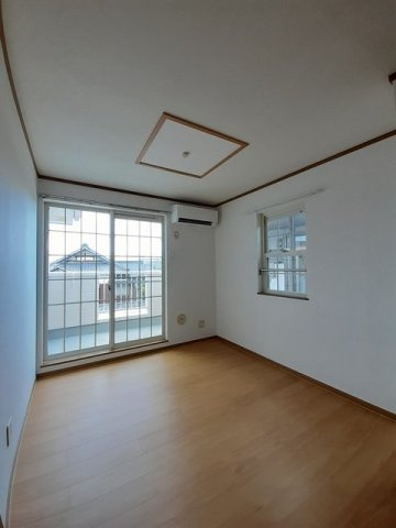 イノセントハウス　ＹＵＭＩの居間・リビング|ゆったりとした居間です