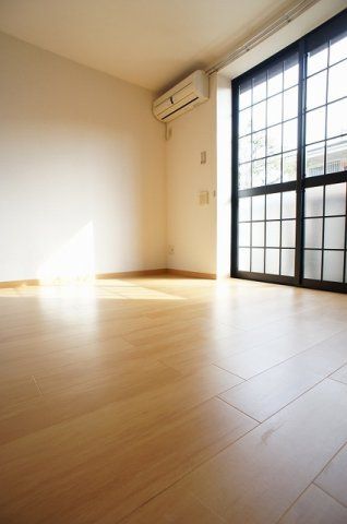 プリマベーラの居間・リビング|ゆったりとした居間です